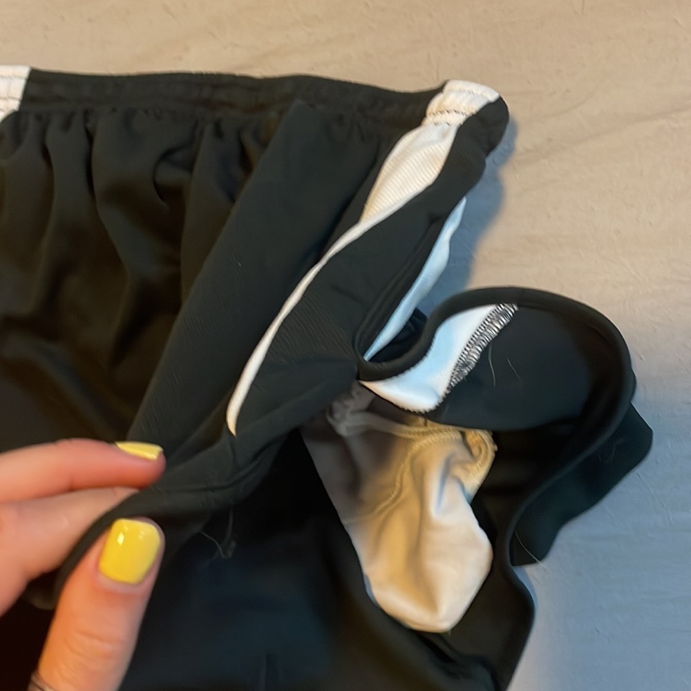 ASICS split shorts, small/medium - Picture 5 of 6